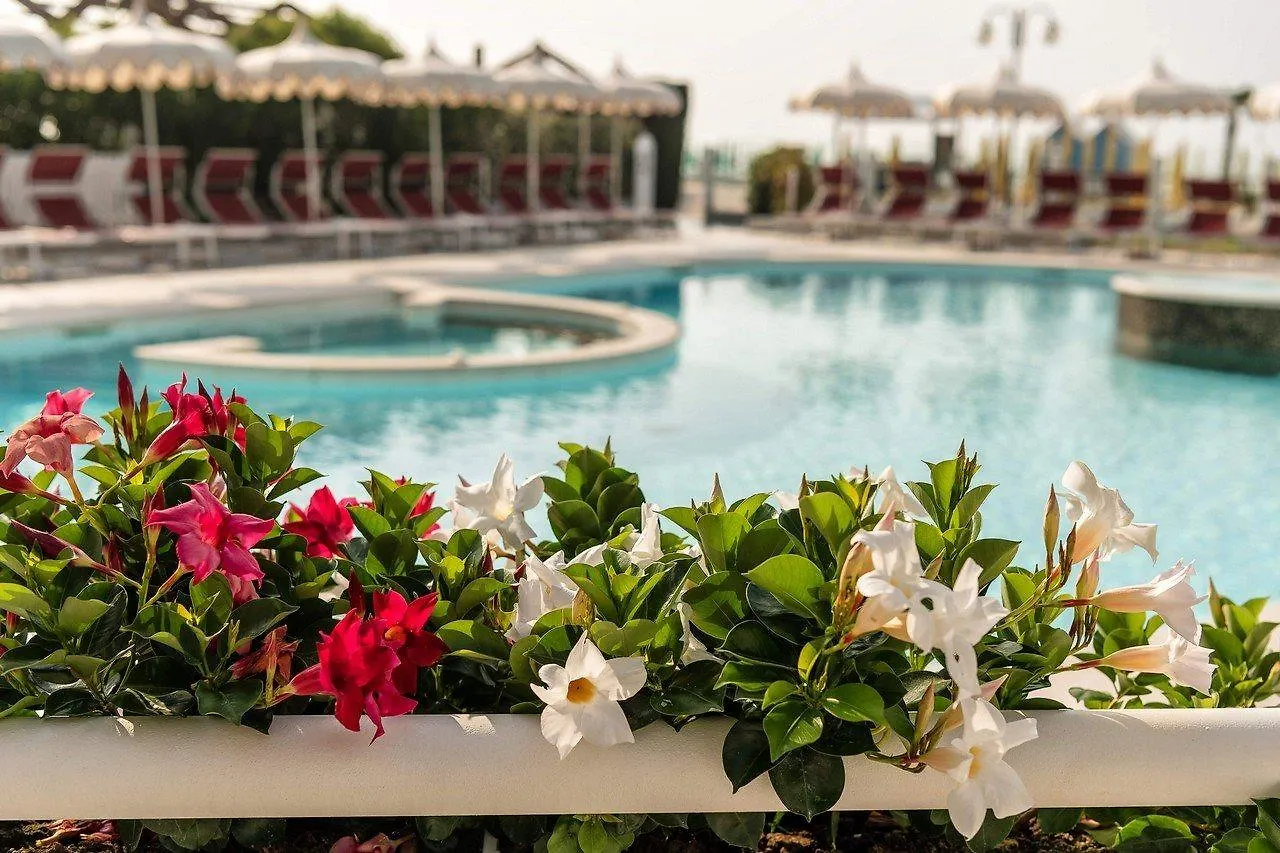 Baia Del Mar Beach Boutique Hotel 리도 디 예솔로