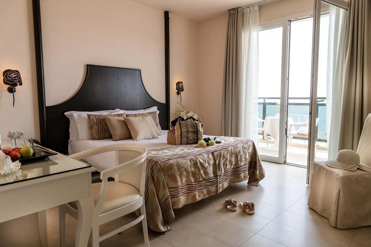****  Baia Del Mar Beach Boutique Hotel 리도 디 예솔로 이탈리아