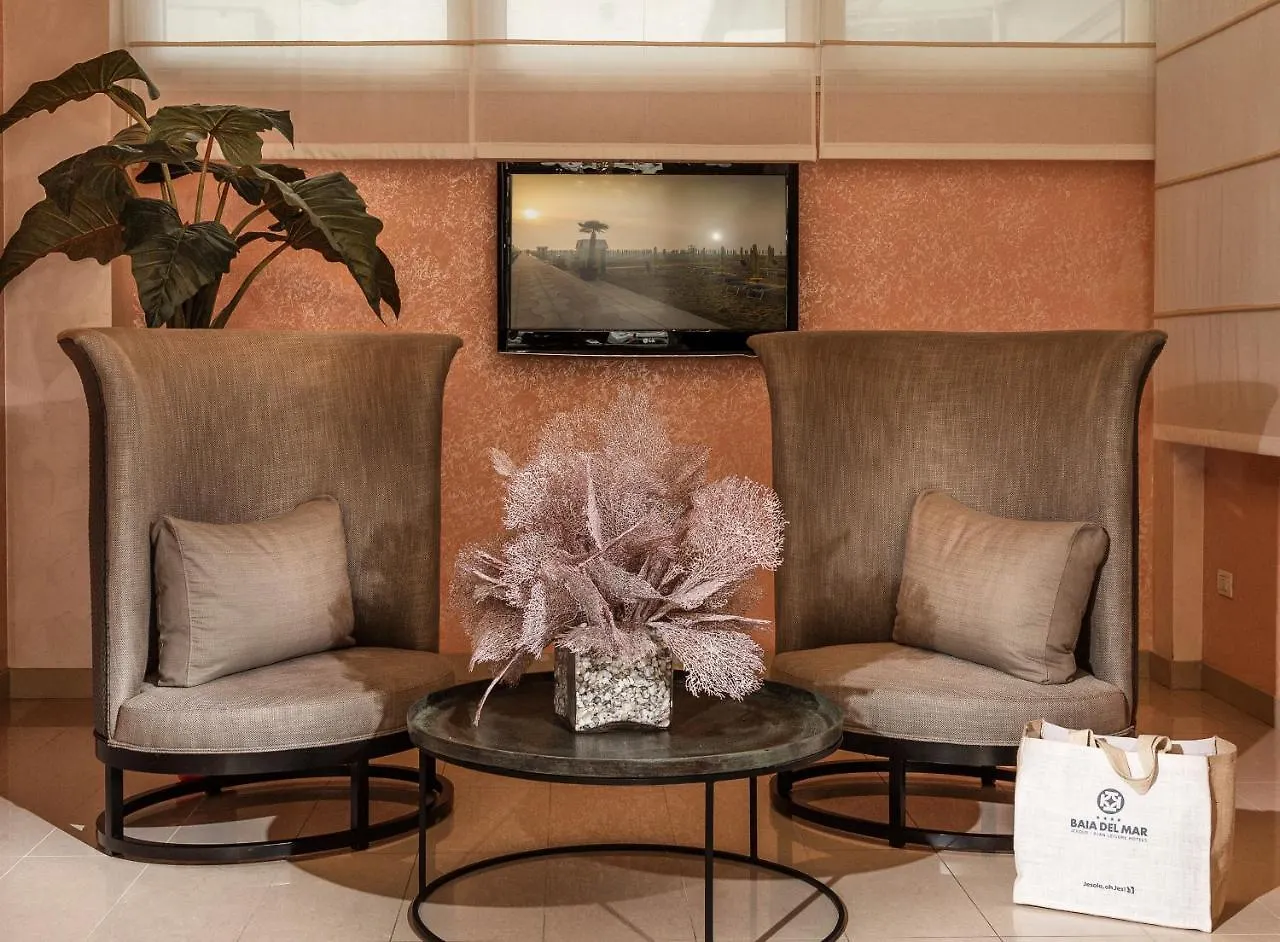 Baia Del Mar Beach Boutique Hotel 리도 디 예솔로 4*,